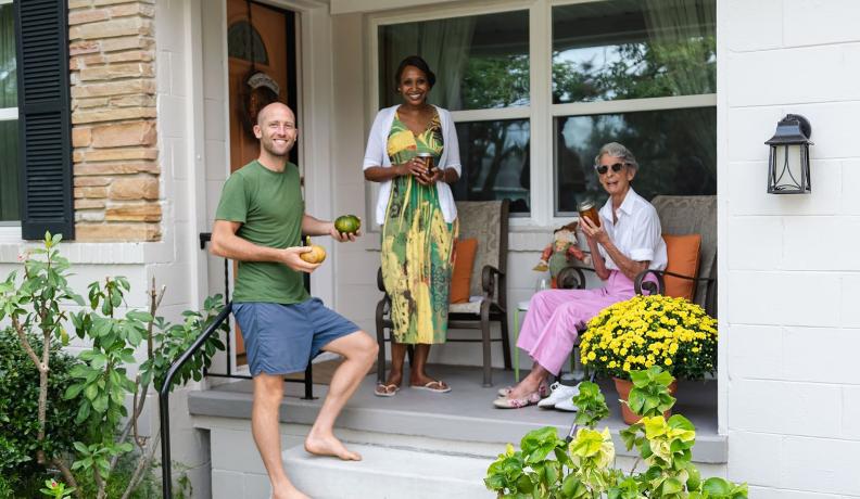 Rob Greenfield, a zero waste advocate, sharing homegrown food with neighbors in Orlando, Florida.