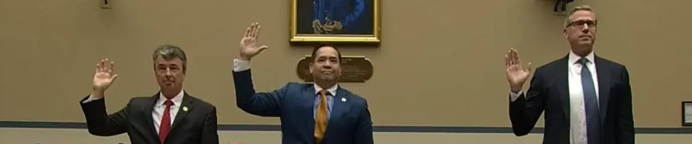 Witnesses in the House Oversight Committee ESG 1 hearing are sworn in.