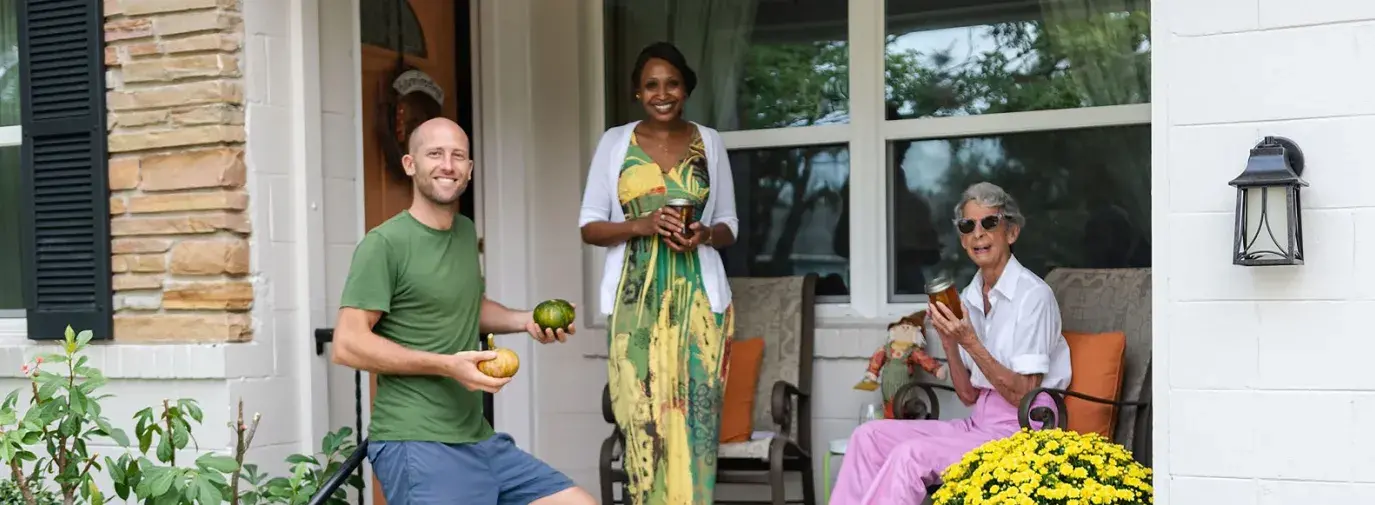 Rob Greenfield, a zero waste advocate, sharing homegrown food with neighbors in Orlando, Florida.