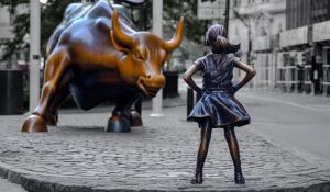 Fearless Girl facing Charging Bull Statue