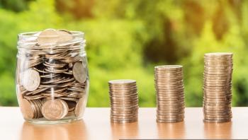 coins in a jar and in three increasing piles